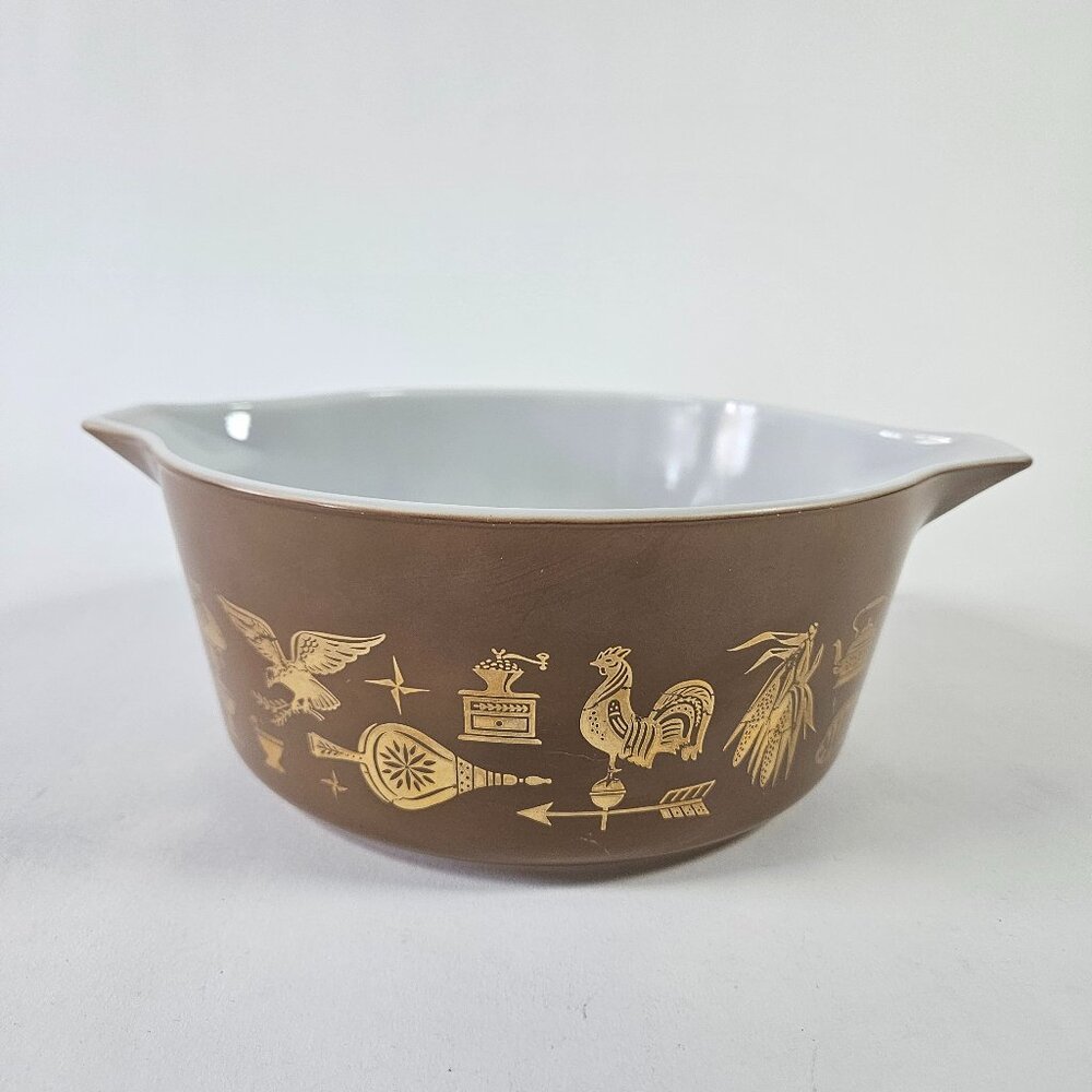 Vintage Pyrex Early American Pattern 1/2 Quart Round Brown Casserole Dish USA